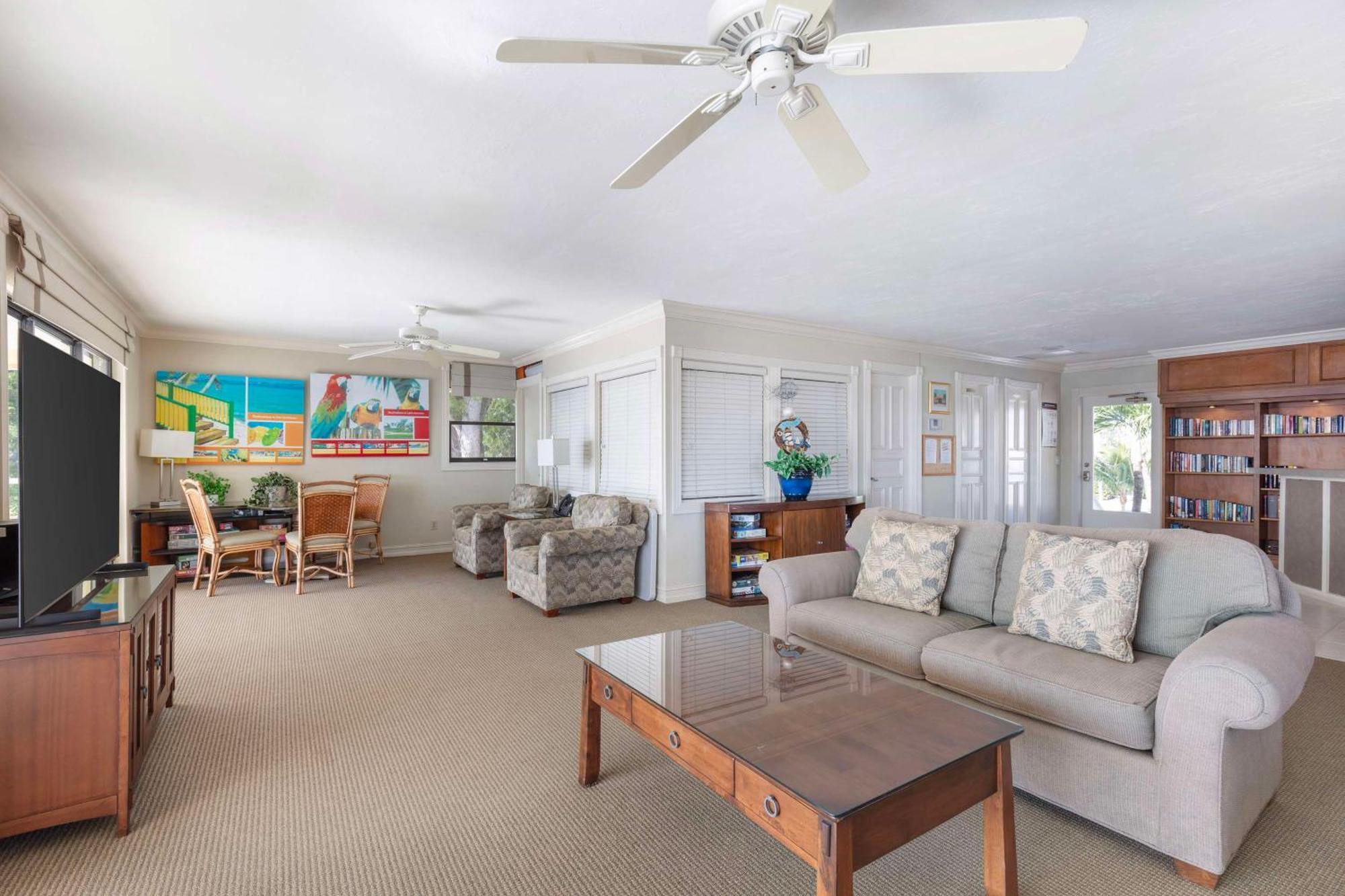 Hilton Vacation Club Charter Club Naples Bay Hotel Bagian luar foto
