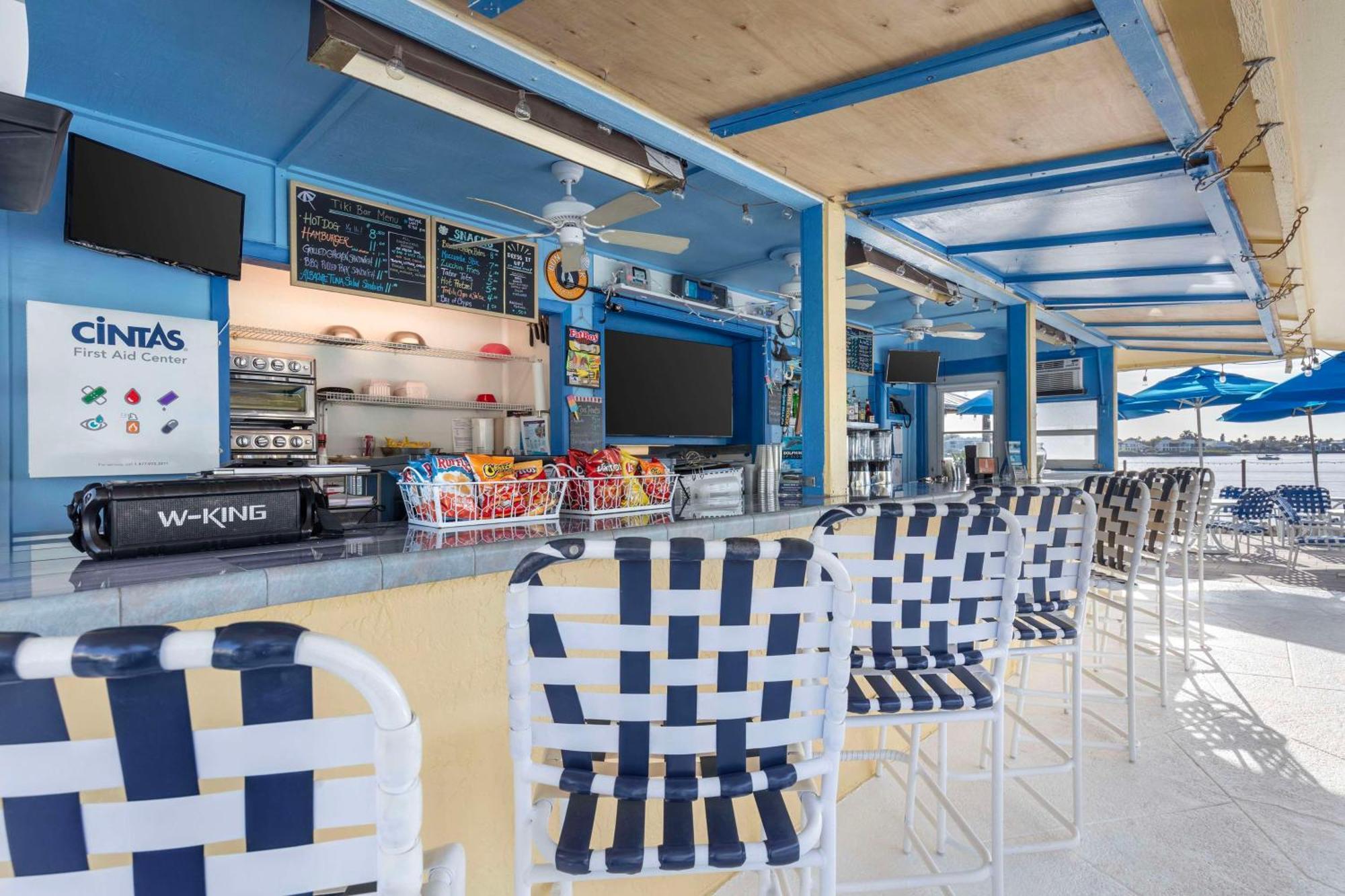 Hilton Vacation Club Charter Club Naples Bay Hotel Bagian luar foto