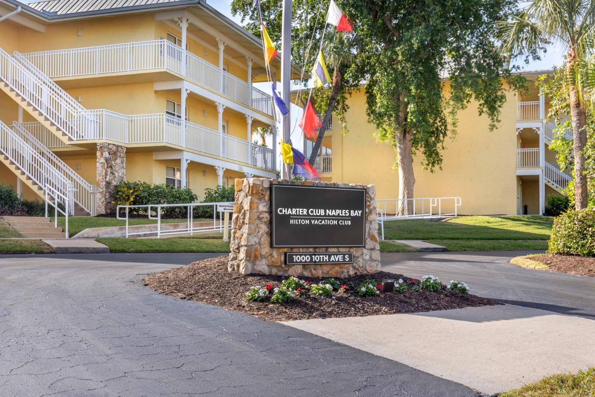 Hilton Vacation Club Charter Club Naples Bay Hotel Bagian luar foto