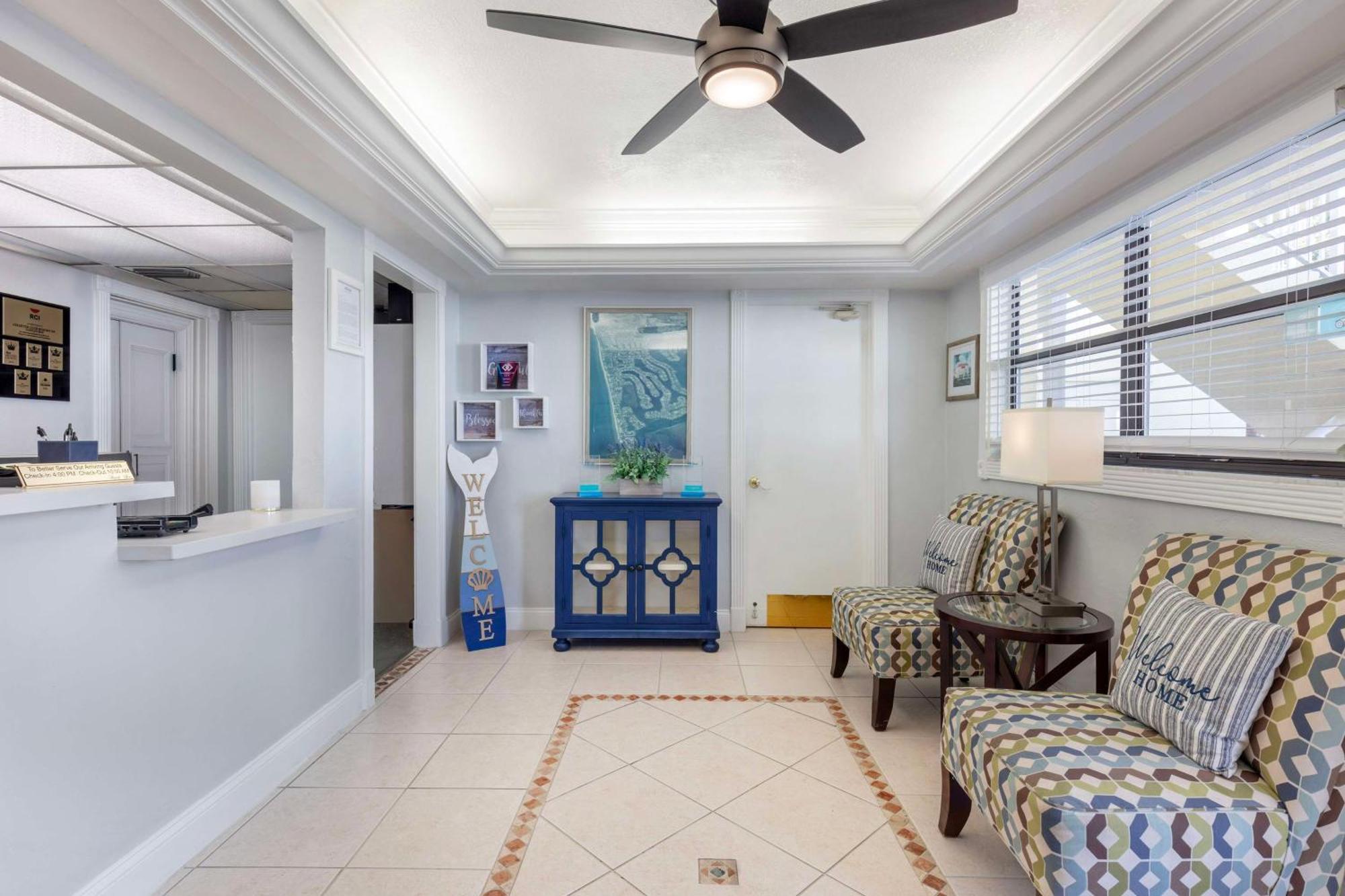 Hilton Vacation Club Charter Club Naples Bay Hotel Bagian luar foto