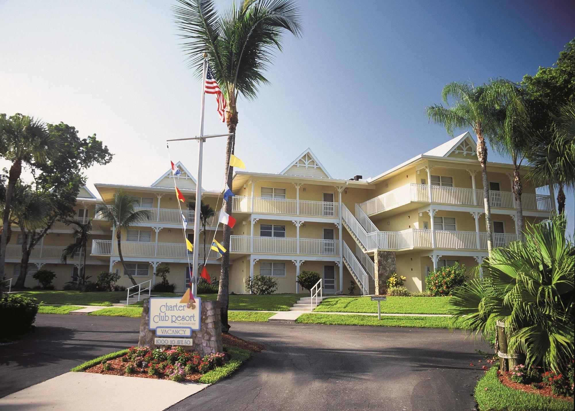 Hilton Vacation Club Charter Club Naples Bay Hotel Bagian luar foto